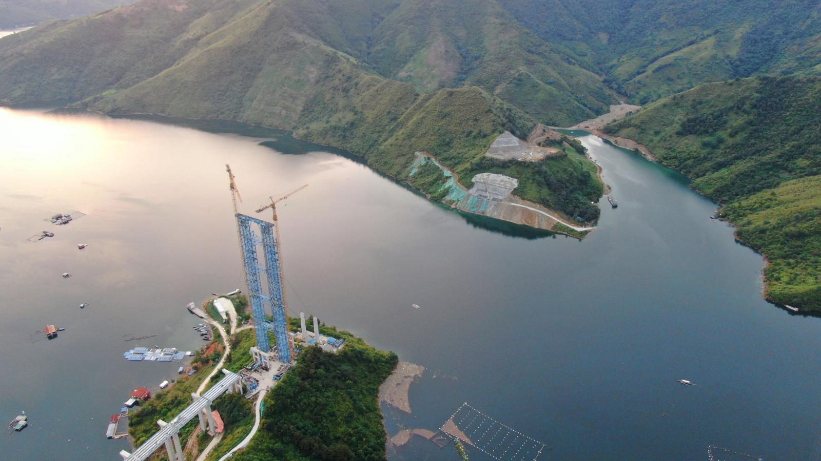 決勝四季度丨廣西交投集團樂望路紅水河... 